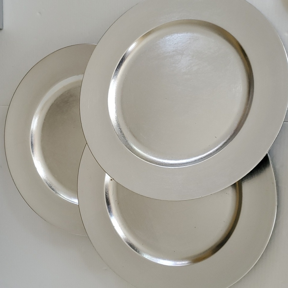 Royal Gallery Silver Tone Charger Plate w/Lacquer Finish Set of 3 *read*